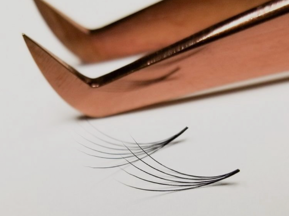 Card image for lash artists to sign up for Kat Eye Studios trainings